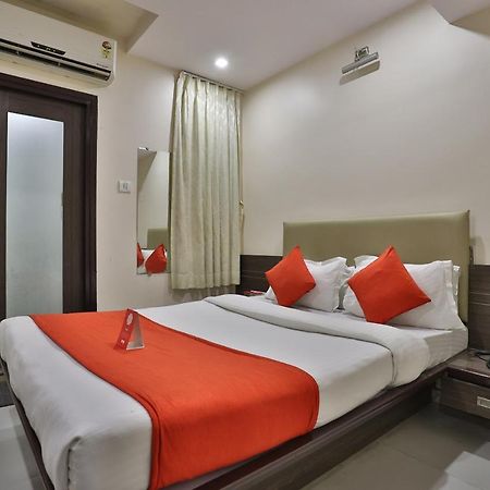 New Rajdhani Hotel Вадодара Екстер'єр фото