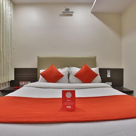 New Rajdhani Hotel Вадодара Екстер'єр фото