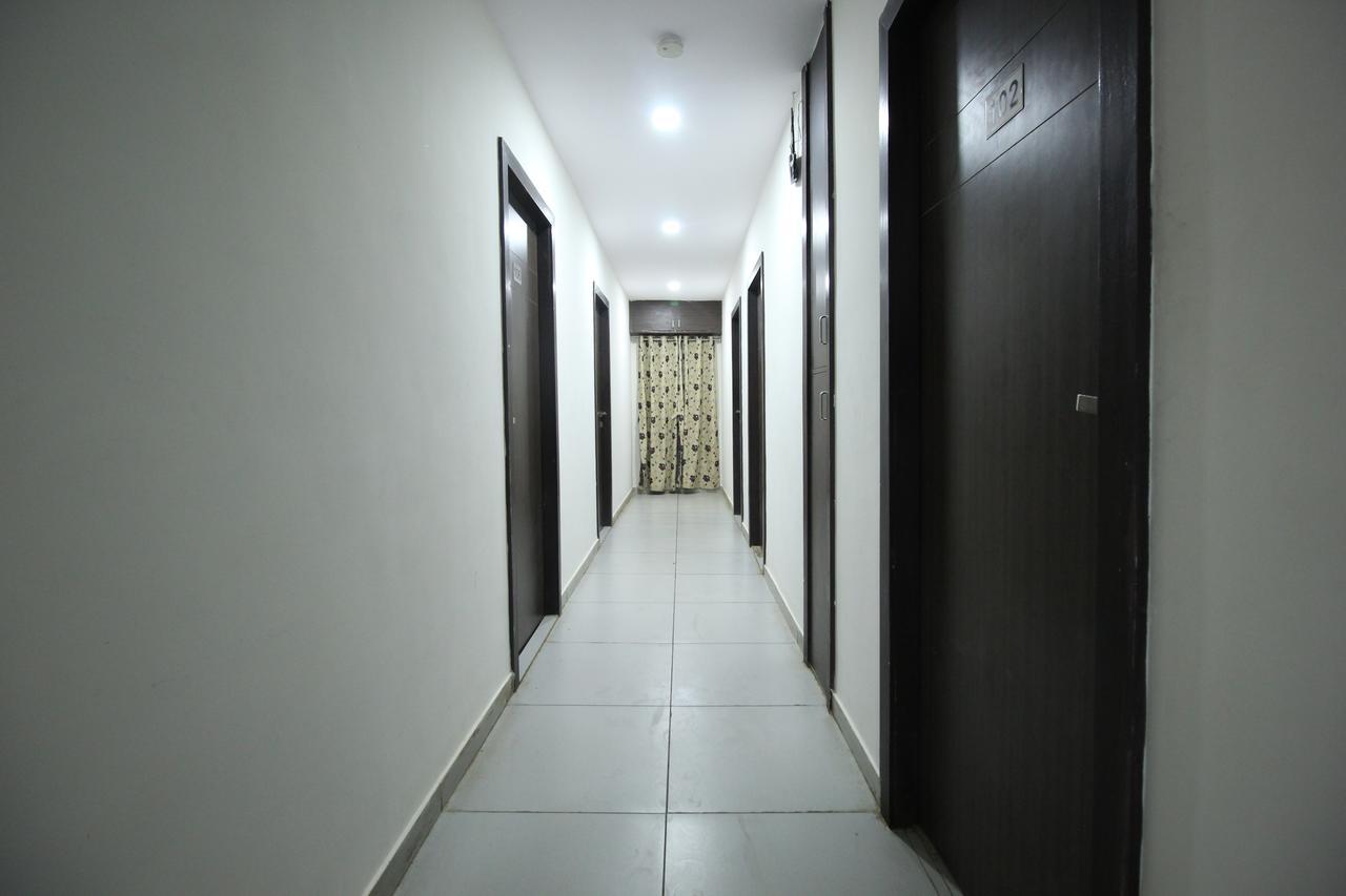 New Rajdhani Hotel Вадодара Екстер'єр фото