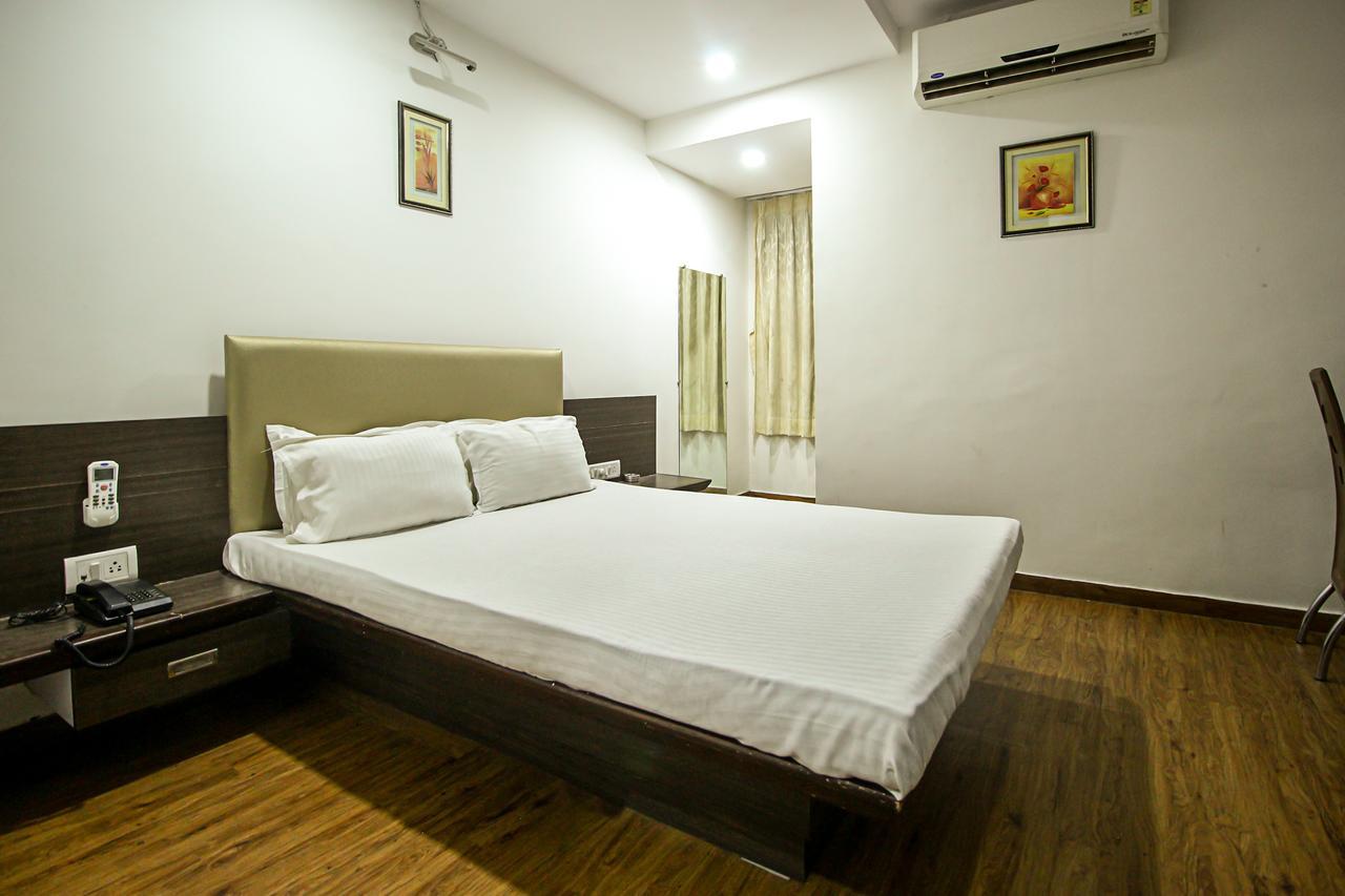 New Rajdhani Hotel Вадодара Екстер'єр фото