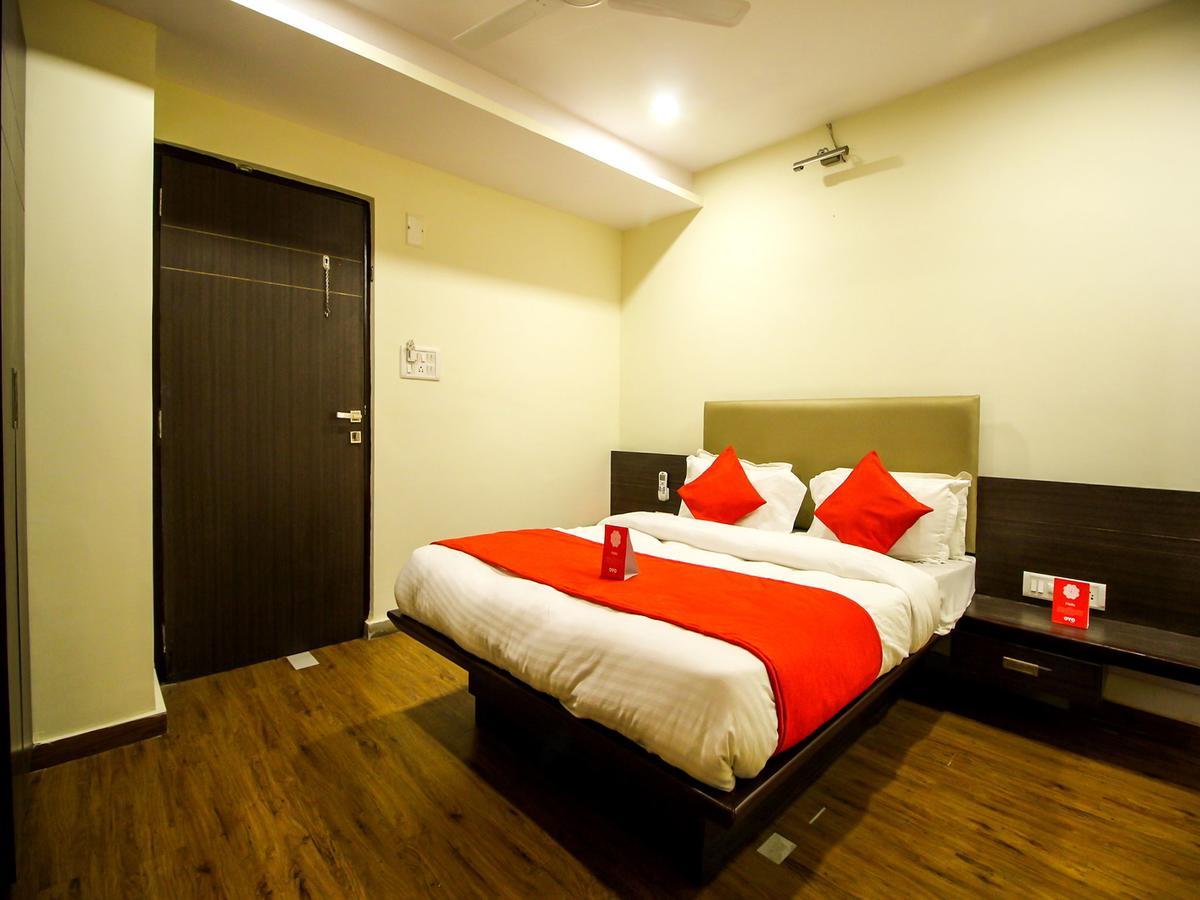 New Rajdhani Hotel Вадодара Екстер'єр фото