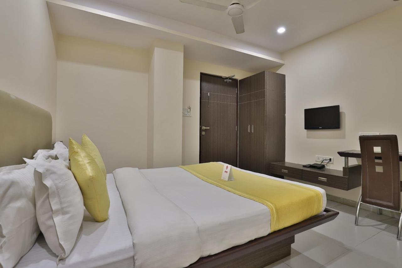 New Rajdhani Hotel Вадодара Екстер'єр фото