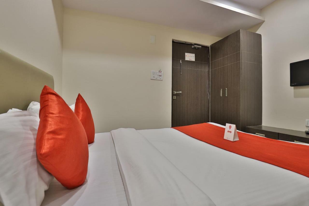 New Rajdhani Hotel Вадодара Екстер'єр фото